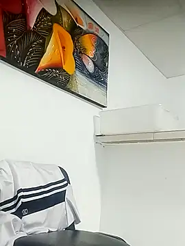 Srsexy18cm live sex cam