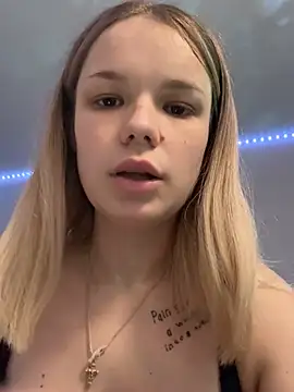 KimEvanss webcam