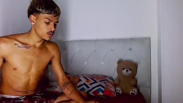 angel_foxc13 (M twink) - Happy happy Angel..!!😍
