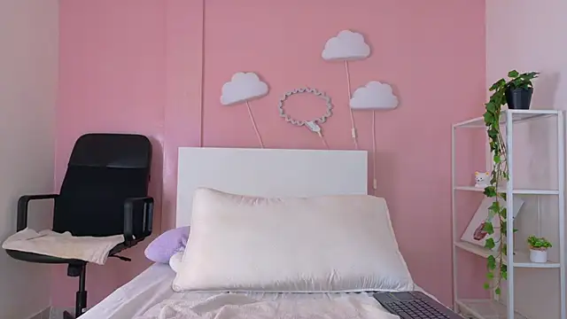 SeleneGibson__ webcam