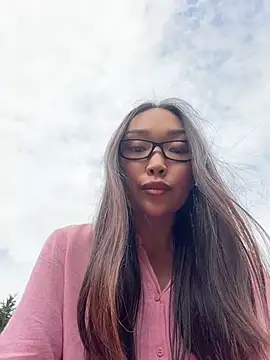 trytomakememoam live webcam show