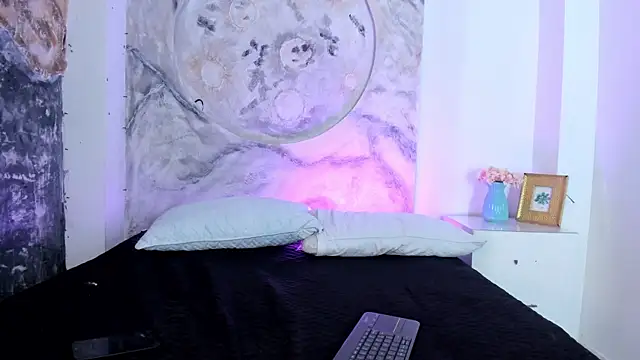 LizzyBrooks1 live cam on StripChat