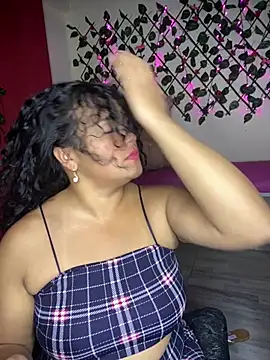 taylor_honeey live cam on StripChat