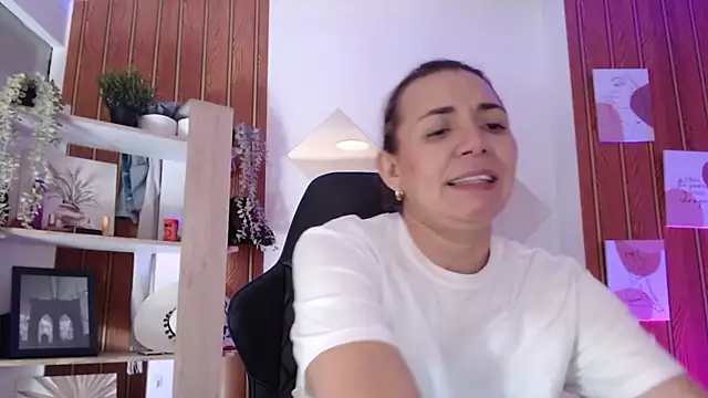 milfsecret69 webcam