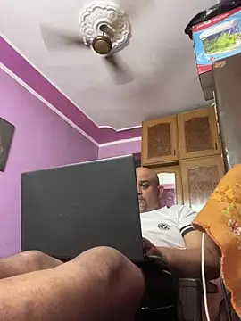 Dick_6inches_Delhi webcam