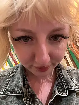RonnieKiss webcam