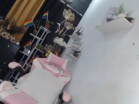 miss_ning live cam on StripChat