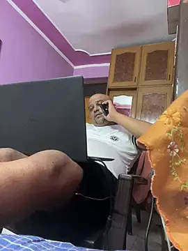 Dick_6inches_Delhi webcam