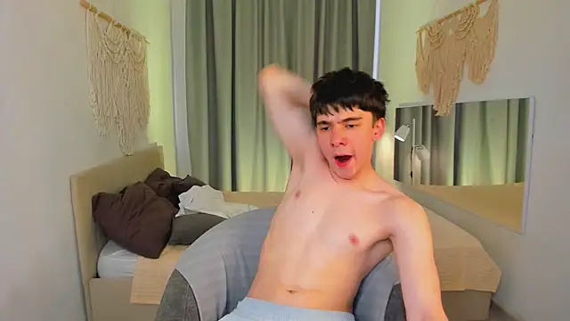 Ethan_Crowe webcam