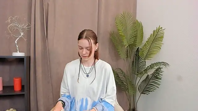 YaelHoughtling webcam