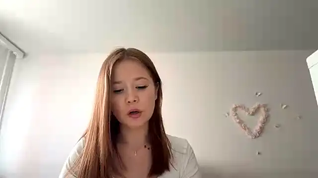 LauranAngelbeck live cam on StripChat