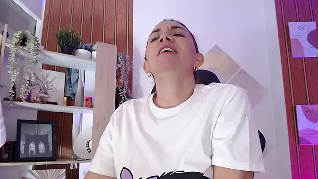 milfsecret69 webcam