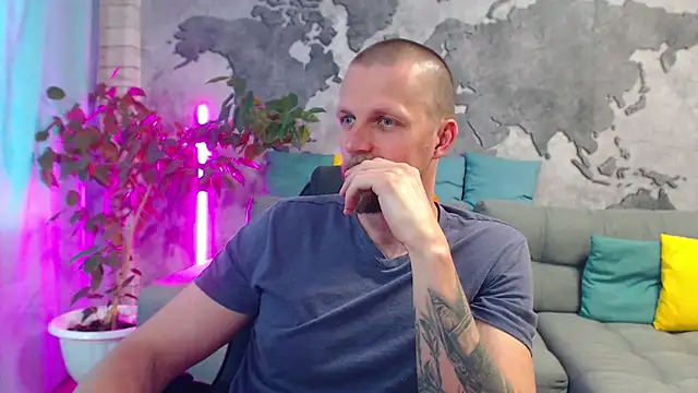 VikingChrisss live cam on StripChat
