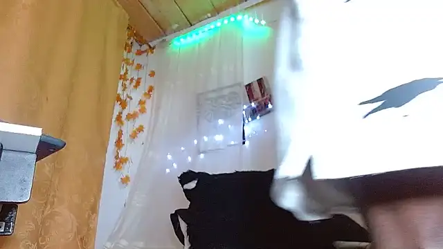 angel_bonbom webcam