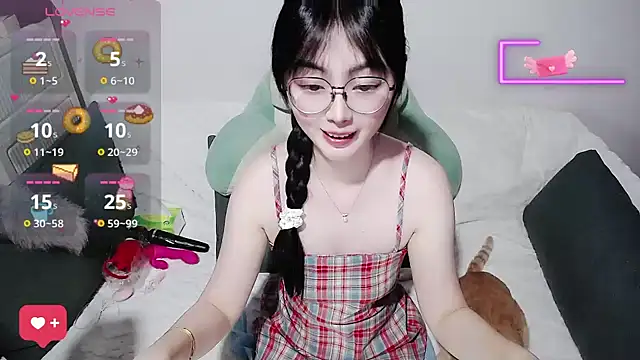 baby-yaya20 live cam on StripChat