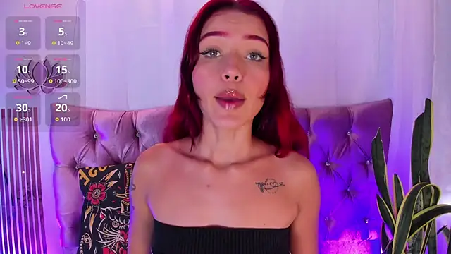 Cherry_Scarlet_ live cam on StripChat