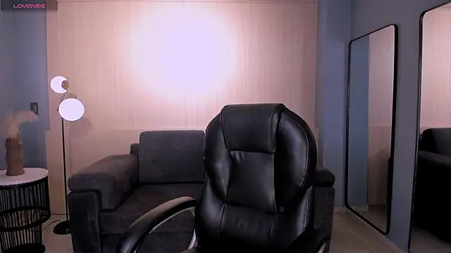 MollyJones_ webcam