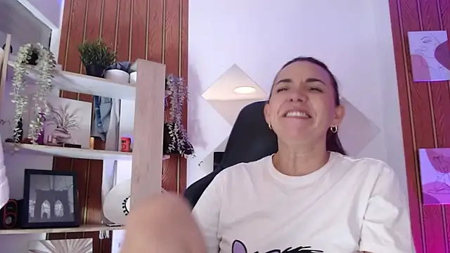 milfsecret69 webcam