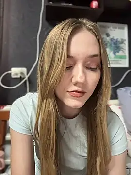 MilaMoone live cam on StripChat
