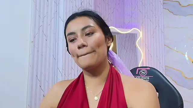 PEACHY_TAY live cam on StripChat