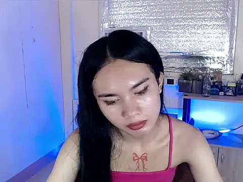 devine_goddess live cam on StripChat