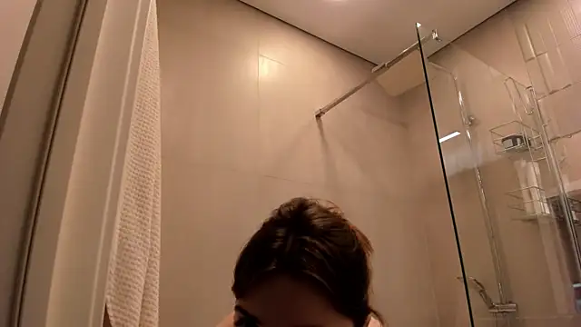 RenateVashaw live cam on StripChat