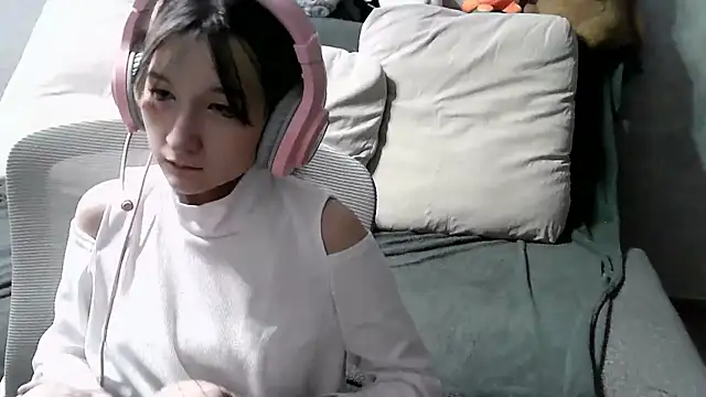 Lilfain_baby live cam on StripChat