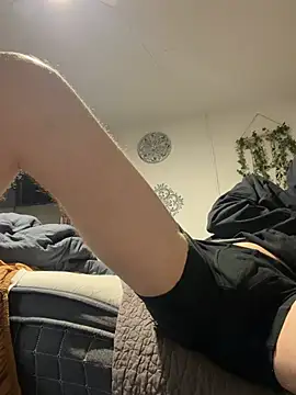 YourFavoriteMan webcam