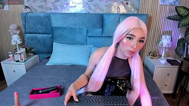 Delphine_doll webcam