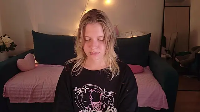 Viki_Charm webcam