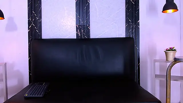 Douglas_Macarthut webcam