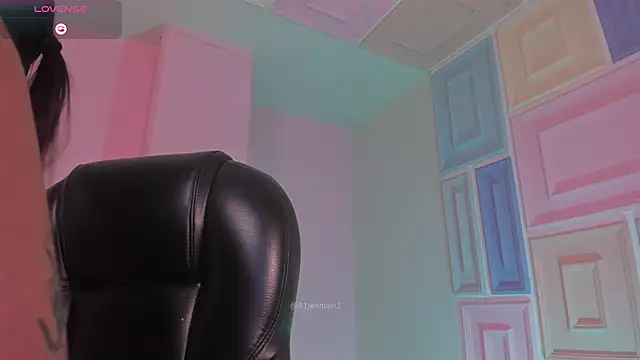 AllyJensen live cam on StripChat