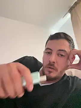 dannyel016 (M young) - Make me cum 🤭