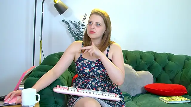 AlexaAvery webcam