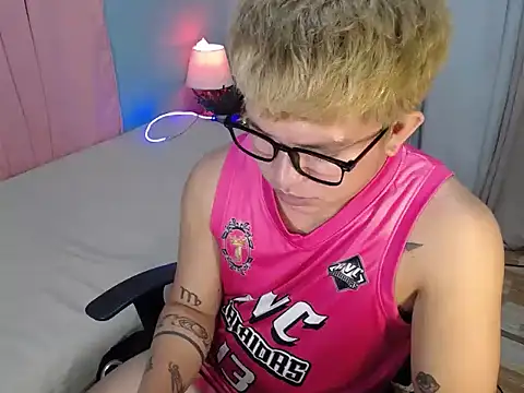 Fuckboii_intown webcam