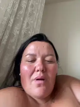 SunnyLeila2101 live cam on StripChat
