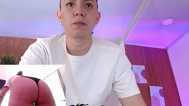 milfsecret69 webcam