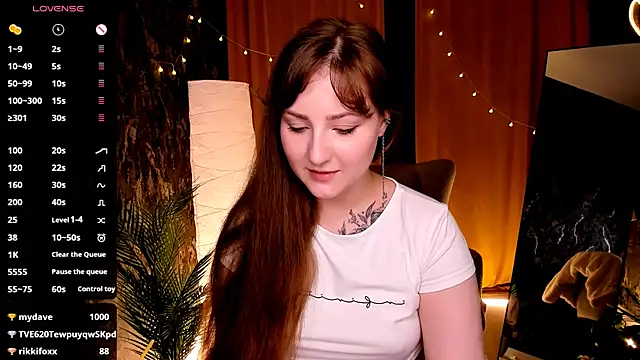 velvet_cherry_ live cam on StripChat