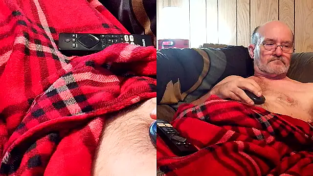 snickers1 live cam on StripChat