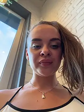 KristiRich webcam