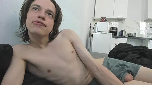 nolan_sagee (M twink) - show dick up close