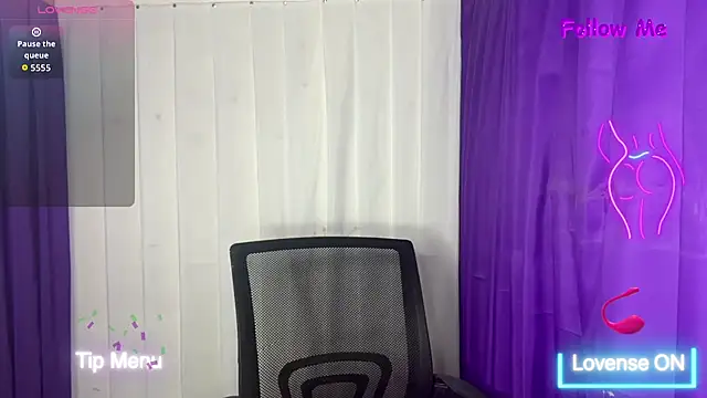 Lovely_apple19 live cam on StripChat