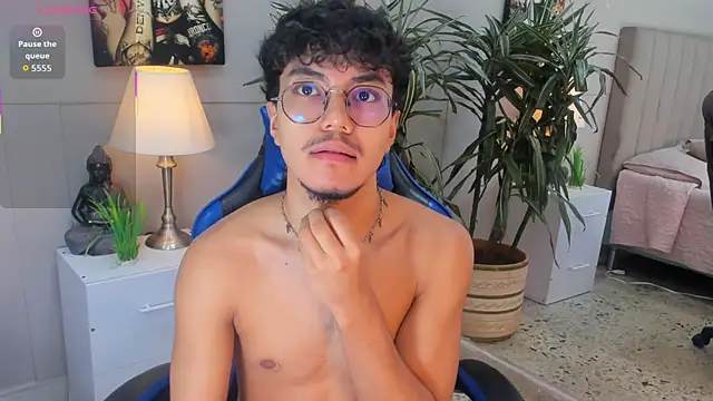 kai_storn - Kai_storn's free webcam - UK Sex Cams