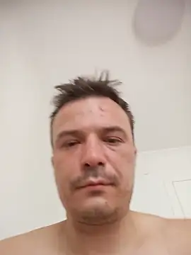 viktor1992-1-1 live cam on StripChat