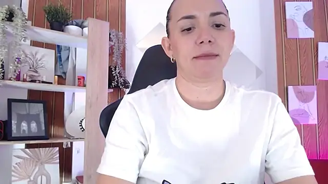 milfsecret69 webcam