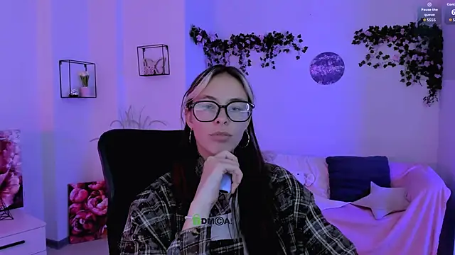 olivia_kit live cam on StripChat