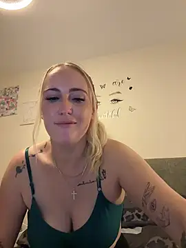 BaddieRiRi224 webcam