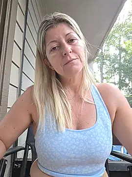 NikkiBlisss webcam