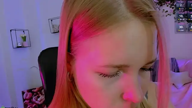 olivia_kit (Ask my age) - spank ass x10