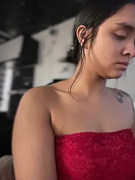 isabella-teen (F teen) - Flash Tits🍒